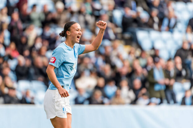 260329 Malmö FFs Amy Sayer jublar efter 2-0 under fotbollsmatchen i Damallsvenskan mellan Malmö FF och IK Uppsala den 29